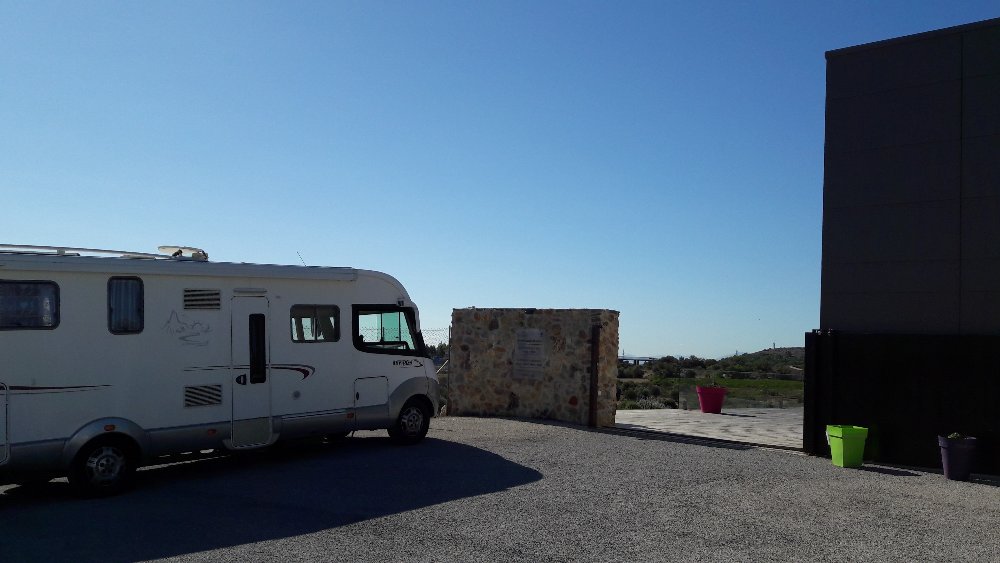 Aire camping-car  Fitou (11510) - Photo 1